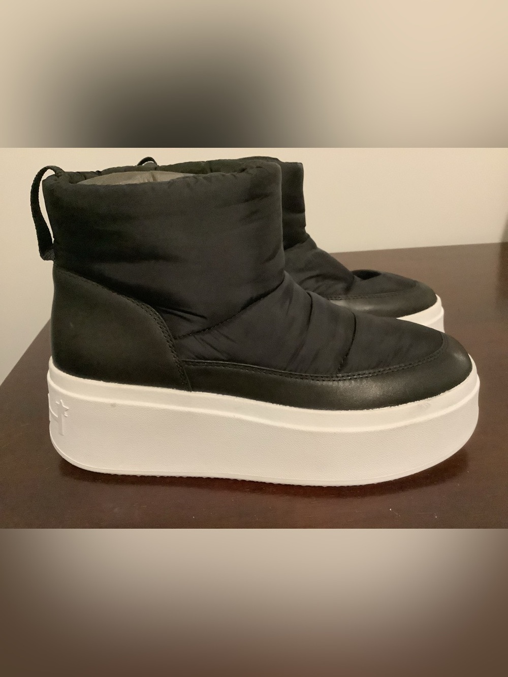 Ashe Maxi women’s Black Puffer Platform Sneaker Boot